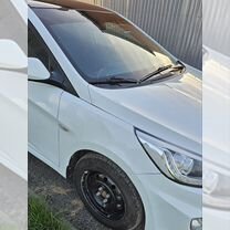 Hyundai Solaris 1.4 AT, 2014, 105 312 км, с пробегом, цена 950 000 руб.