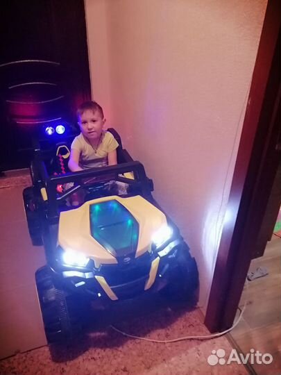 Детский квадроцикл на аккумуляторе бу