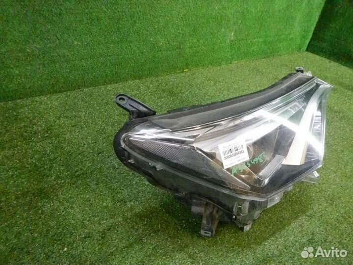 Фара правая Toyota RAV4 4 CA40 (2015-2019) LED