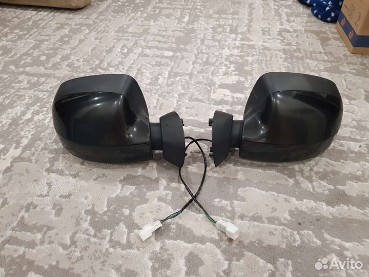 Зеркала на LADA largus