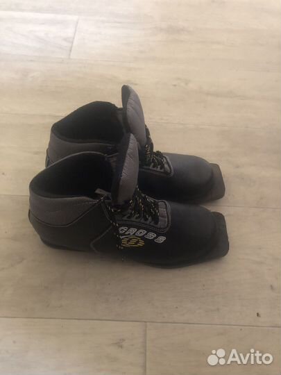 Лыжные ботинки