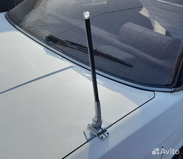 Антенна на крышку багажника