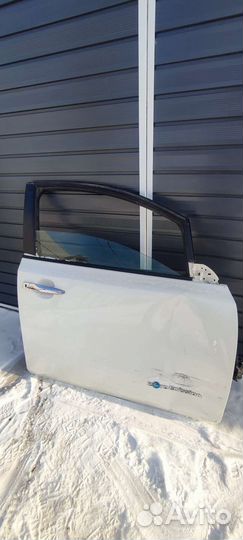 Двери передние на Nissan leaf