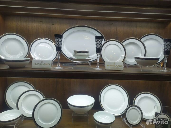 Набор столовой посуды новый vip