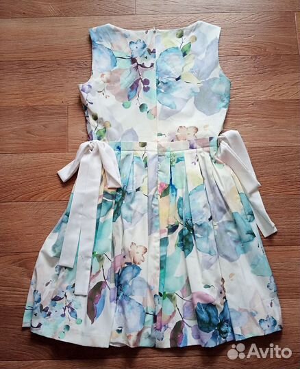 Платье нарядное для девочки 146-152