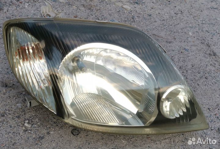 Правая бу фара Toyota Corolla E12