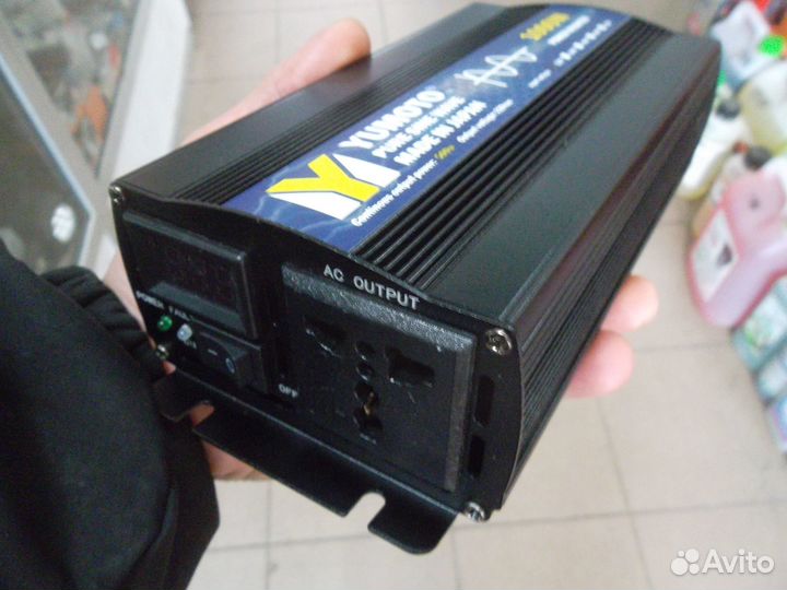 Японский преобразователь напряжения 12-220