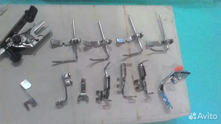 Лапки к машинкам.Для оверлока,Ремень