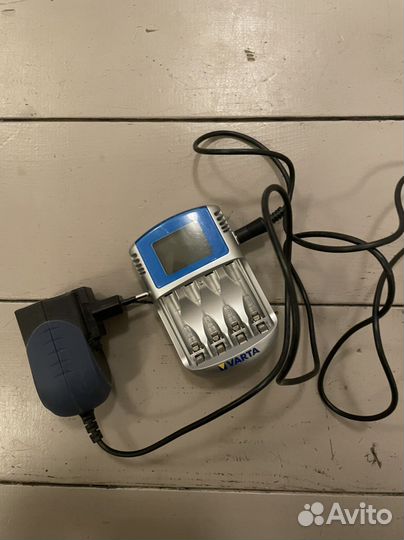 Зарядное устройство varta для аа и ааа