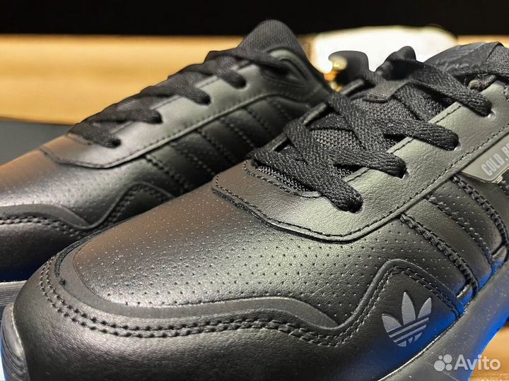 Кожаные кроссовки Adidas classic мужские