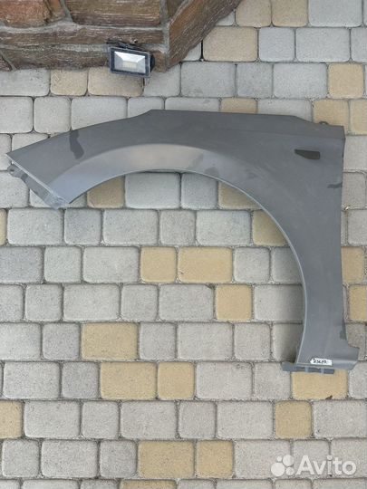 Крыло на hyundai solaris 2