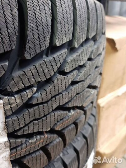 Marshal WinterCraft SUV Ice WS51 235/55 R18 104T