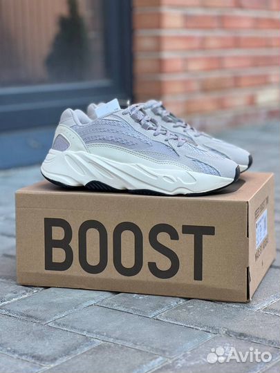 Кроссовки adidas yeezy boost 700