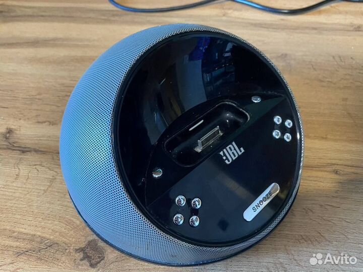Док-станция JBL для iPhone 4