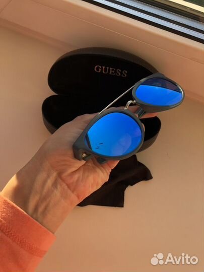 Женские очки Guess