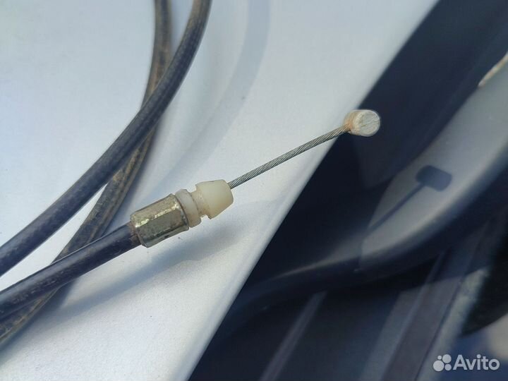 Киа Авелла тросик лючка бензобака