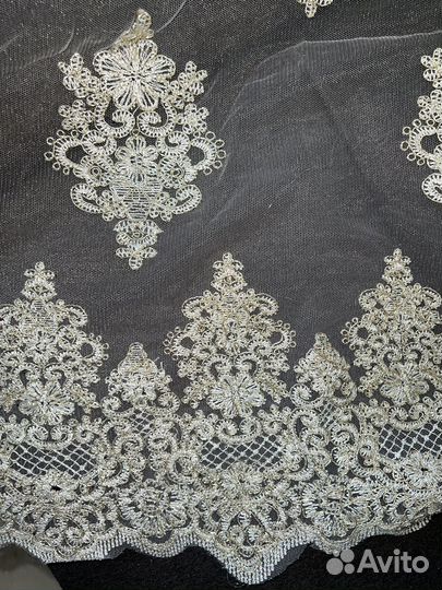 Отрез ткани кружево