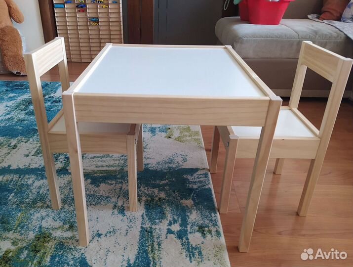 Детский стол с 2-мя стульями (Latt IKEA)