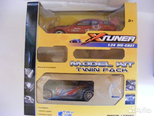 Набор больших гоночных машин металл