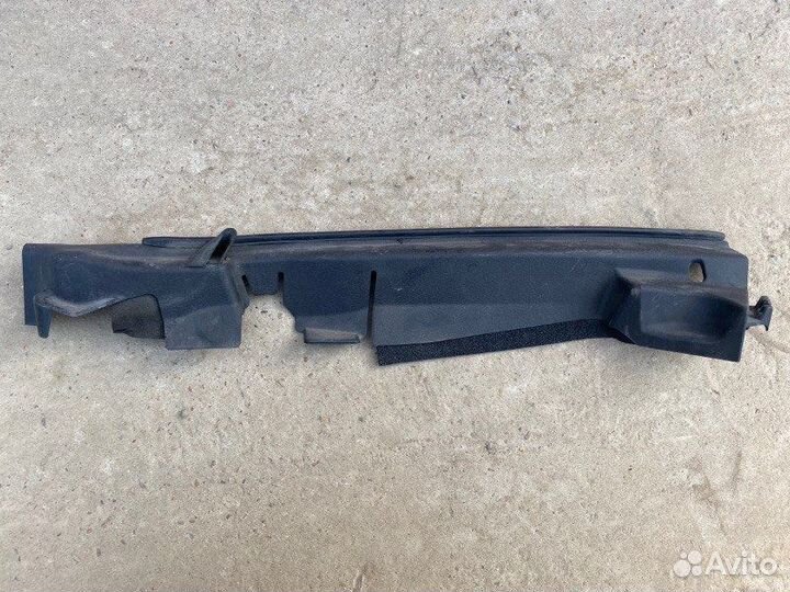 Уплотнитель крыла передний левый Toyota Harrier