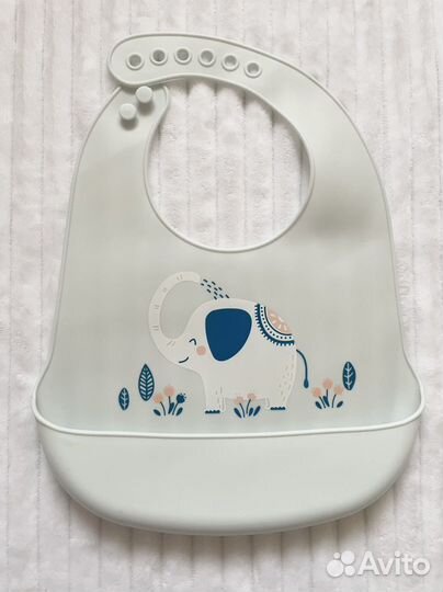 Нагрудники силиконовые новые