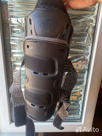 Наколенники Moteq