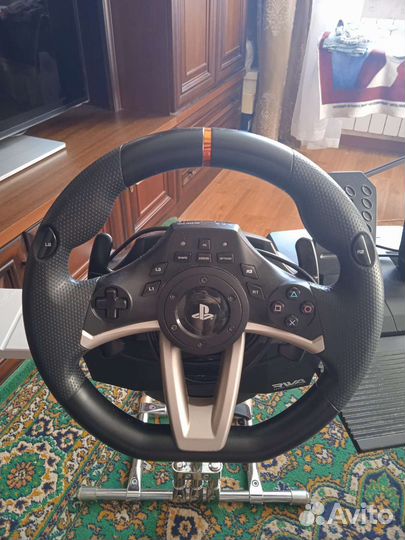 Игровой руль Hori RWA с подставкой