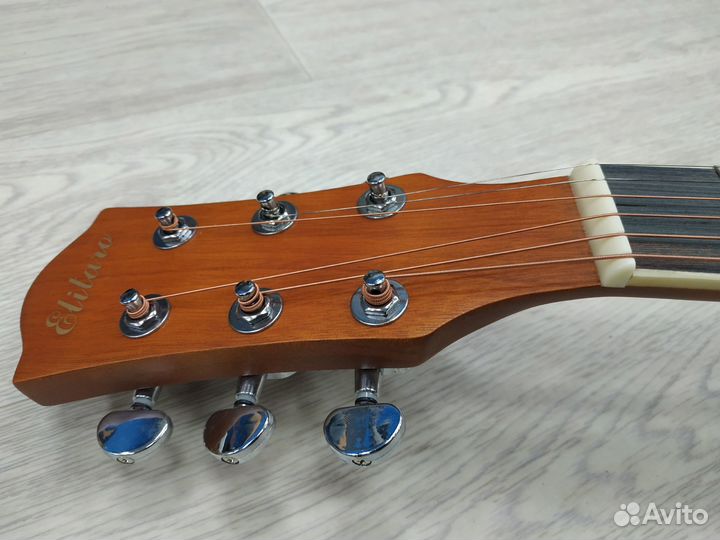 Новая акустическая гитара