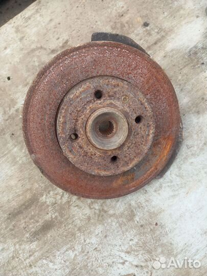 Поворотный кулак передний левый Chery Amulet