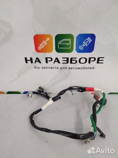 Проводка бачка омывателя Toyota Land Cruiser 200