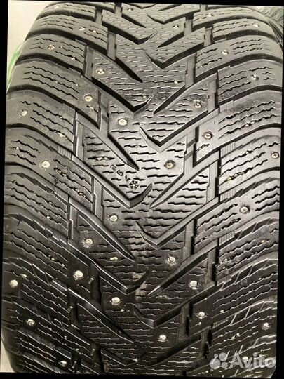 Nokian Tyres Hakkapeliitta 8 SUV 295/35 R21