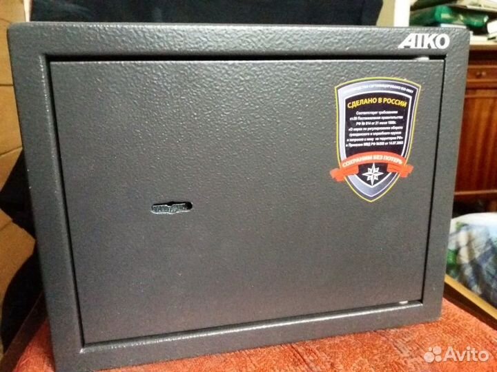 Сейф металлический