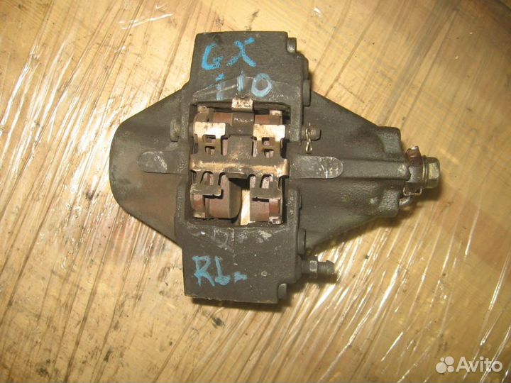 Суппорт зад лево toyota GX110, Mark II '00-'04/ Bl