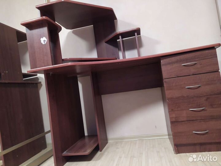 Компьютерный стол (угловой)