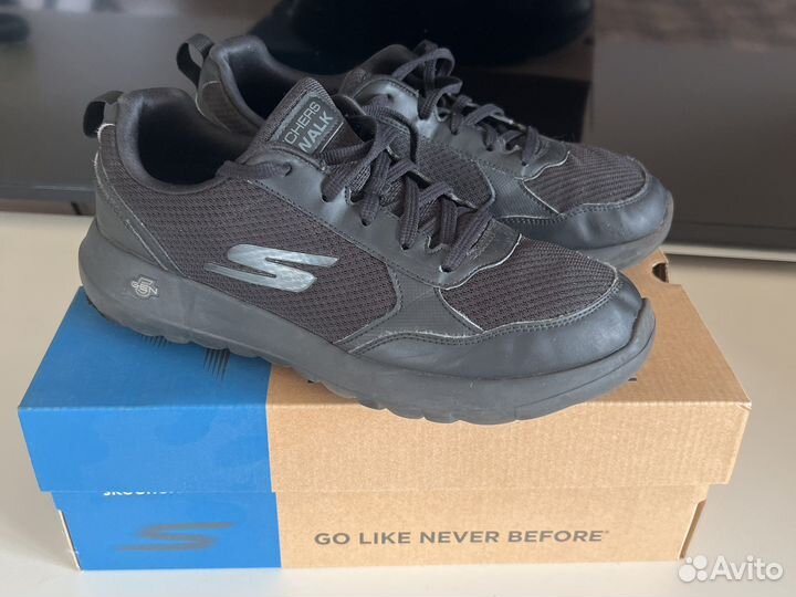 Кроссовки подростковые