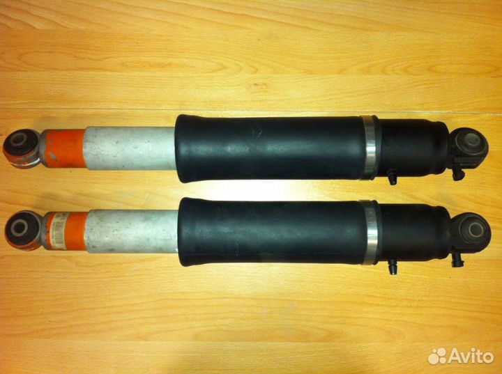 Пневмостойка оригинальная задняя Chevrolet Tahoe 2