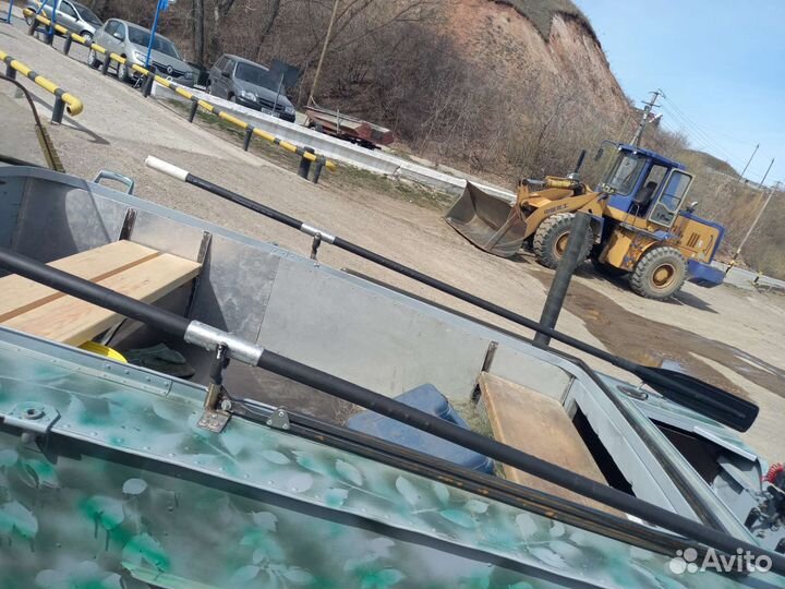 Продам лодку с мотором