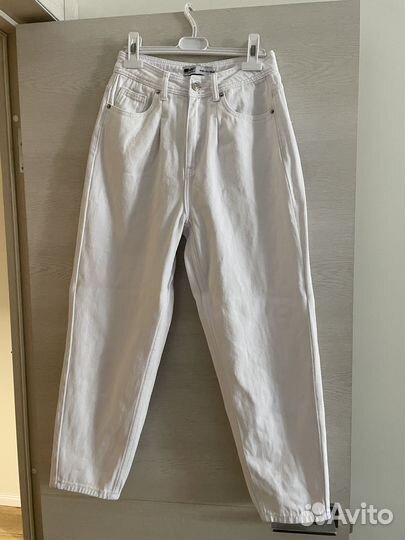 Джинсы женские белые мом