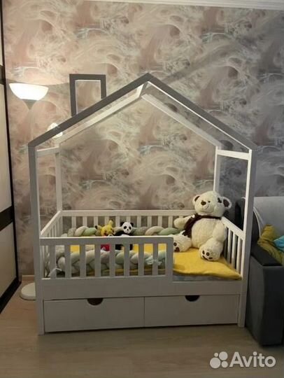 Детская кровать с ящиками