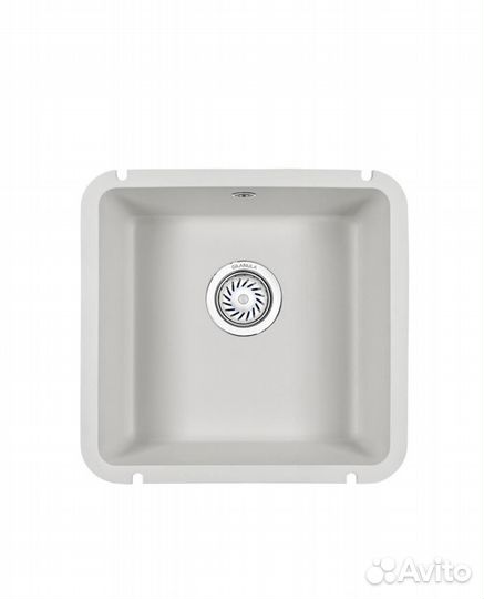 Смеситель и раковина для кухни белые