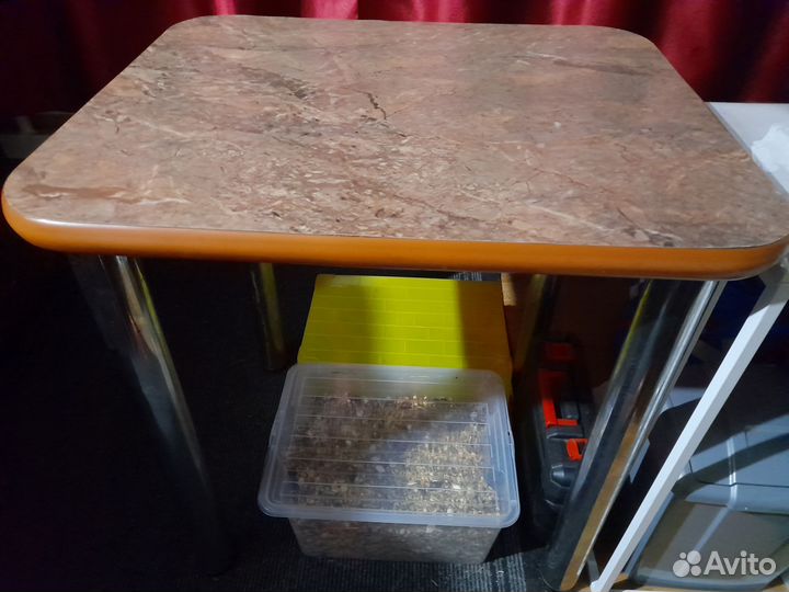 Стол