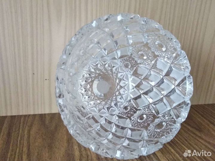 Вазы хрустальные, много