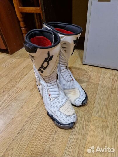 Мотоботинки TCX S-race