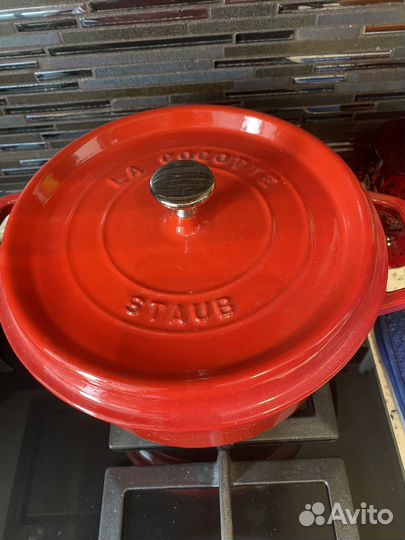 Кастрюля чугунная Staub новая