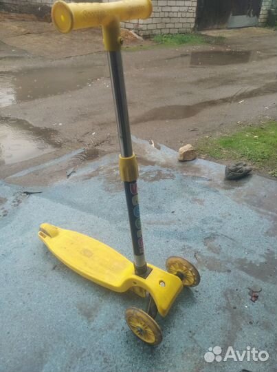 Самокат детский,хорошее состояние,свет на колисе