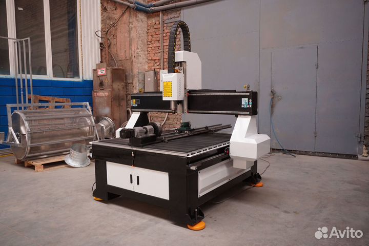 Станок фрезерный с чпу Shark 1230x1230х300 мм