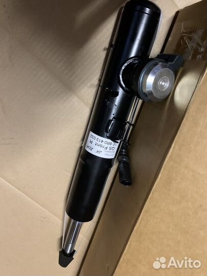 Амортизатор передний правый Audi Q5 8R 8R0413030J