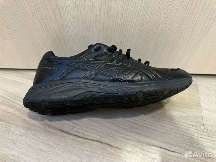 Кроссовки asics