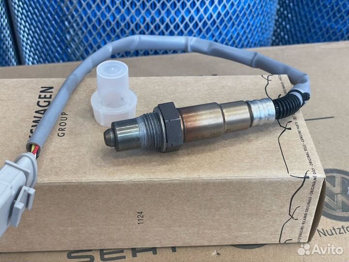 Кислородный датчик лямбда зонд VAG 8R0906262E