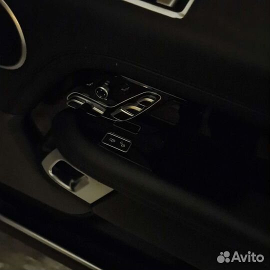Range Rover 4 передняя правая дверь